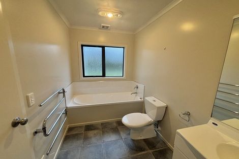 Photo of property in 7 Greenstone Place, Aotea, Porirua, 5024