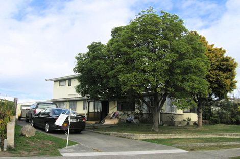 Photo of property in 70 Wynyard Crescent, Tamatea, Napier, 4112