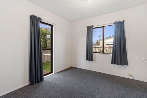 Photo of property in 8a Williams Place, Fairfield, Hamilton, 3214