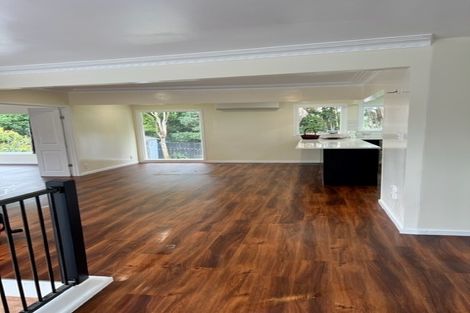 Photo of property in 90 Lawrence Crescent, Hillpark, Auckland, 2102