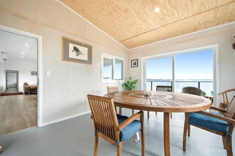 Photo of property in 5 Rangikorero Place, Whangarei Heads, 0174