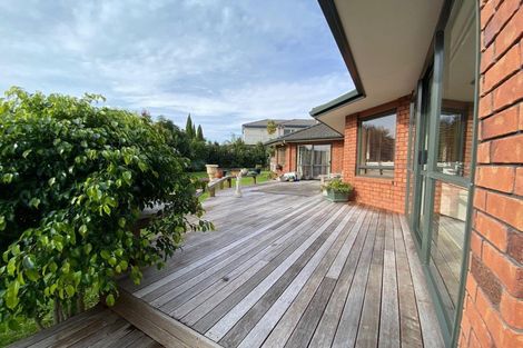 Photo of property in 25a Westerham Drive, Dannemora, Auckland, 2016