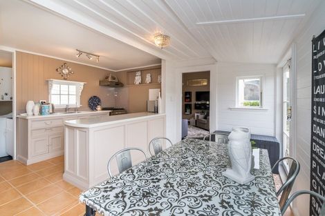 Photo of property in 10 Hill Street, Lawrence, 9532