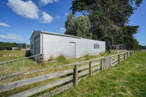 Photo of property in 195 Oteramika Road, Seaward Bush, Invercargill, 9871