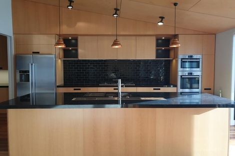 Photo of property in 1b Robieson Lane, Roseneath, Wellington, 6011