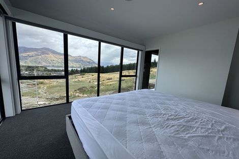 Photo of property in 13 Akitu Rise, Wanaka, 9305