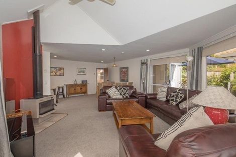 Photo of property in 61 Kennedy Crescent, Wanaka, 9305