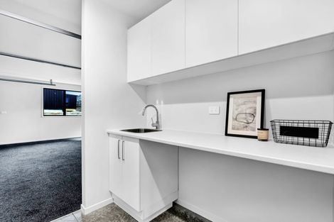 Photo of property in 9b James Drive, Bell Block, New Plymouth, 4312