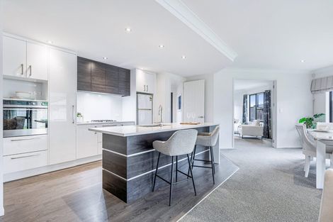 Photo of property in 10 Pititi Lane, Kumeu, 0810