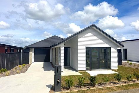 Photo of property in 3 Arohanui Road, Karaka, 2124