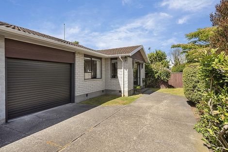 Photo of property in 2/61 Sarabande Avenue, Redwood, Christchurch, 8051