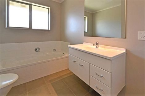 Photo of property in 2/2 Vintners Lane, Woolston, Christchurch, 8023