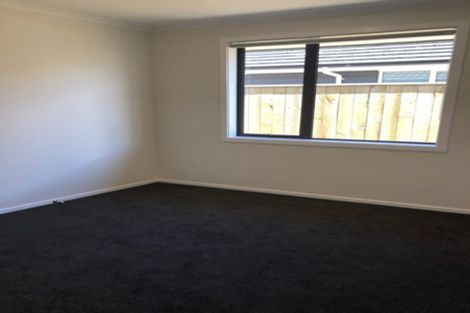 Photo of property in 8 Tapuhikura Street, Waikanae, 5036