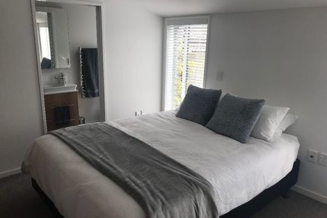 Photo of property in 2/83 Hinemoa Street, Birkenhead, Auckland, 0626