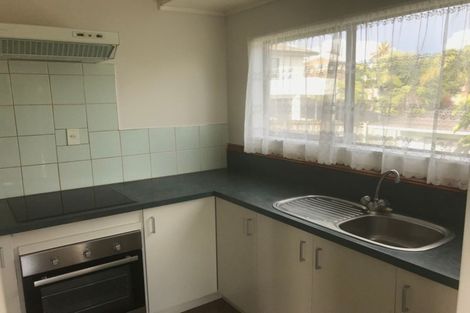 Photo of property in 1/13 Exeter Place, Unsworth Heights, Auckland, 0632