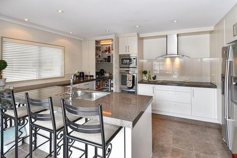 Photo of property in 2 Baverton Drive, Flat Bush, Auckland, 2016