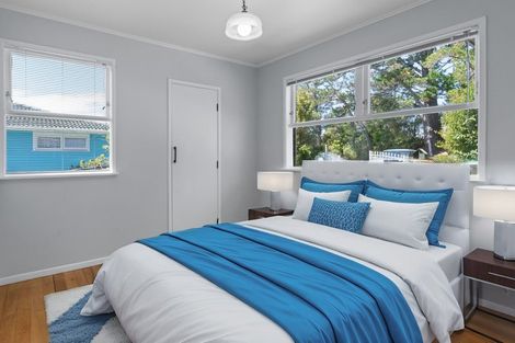 Photo of property in 77 Avonleigh Road, Green Bay, Auckland, 0604