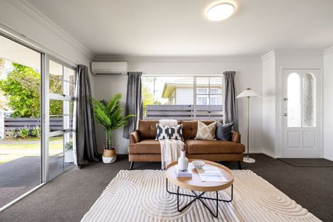 Photo of property in 1 Hilton Road, St Andrews, Hamilton, 3200