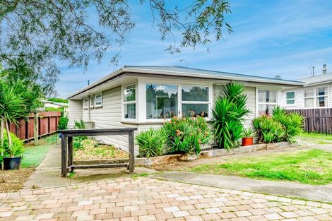 Photo of property in 43 Walton Road, Paraparaumu Beach, Paraparaumu, 5032