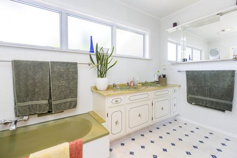 Photo of property in 1176 Fergusson Drive, Clouston Park, Upper Hutt, 5018