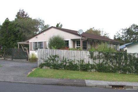 Photo of property in 52 Fitzherbert Avenue, West Harbour, Auckland, 0618
