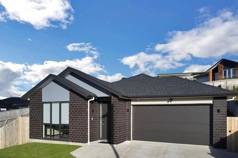 Photo of property in 13 James Elliot Way, Pokeno, 2402