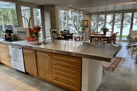 Photo of property in 25a Stanley Point Road, Stanley Point, Auckland, 0624