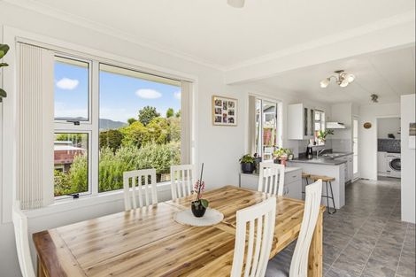 Photo of property in 22 Gray Avenue, Paraparaumu Beach, Paraparaumu, 5032