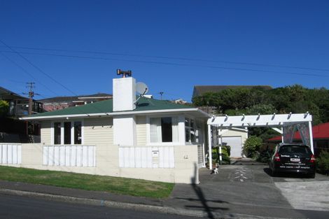 Photo of property in 42 Beazley Avenue, Paparangi, Wellington, 6037