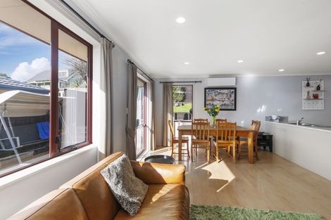 Photo of property in 57 Nimstedt Avenue, Oteha, Auckland, 0632