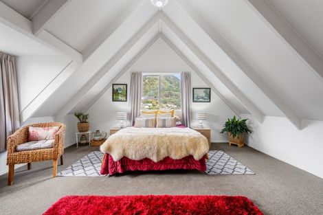 Photo of property in 45 Dorset Street, Picton, 7220