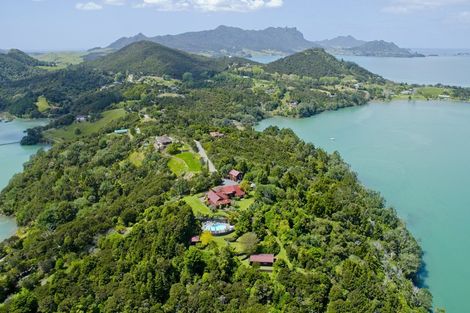 Photo of property in 105 Tahunatapu Road, Parua Bay, Whangarei, 0174