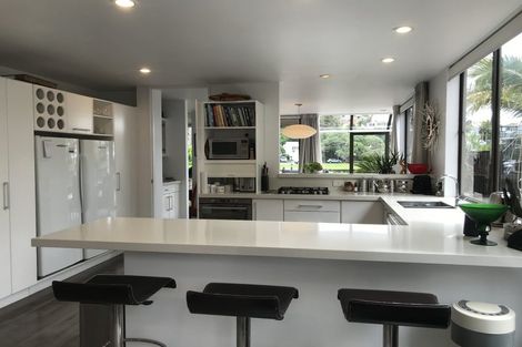 Photo of property in 1/12 Craig Road, Milford, Auckland, 0620