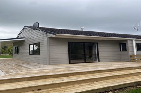 Photo of property in 378 Tararua Road, Levin, 5571