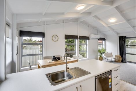 Photo of property in Lantern Light Takeaways, 1012 Willowpark Road North, Mayfair, Hastings, 4122