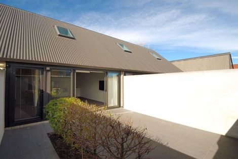 Photo of property in 9/20 North Avon Road, Richmond, Christchurch, 8013