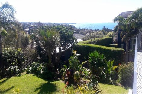 Photo of property in 2/128 Aberdeen Road, Campbells Bay, Auckland, 0620
