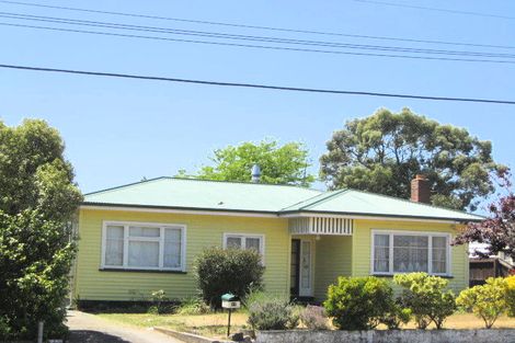 Photo of property in 17 Shortland Street, Wainoni, Christchurch, 8061