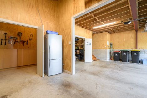 Photo of property in 247 Devonport Road, Tauranga, 3110