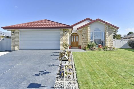 Photo of property in 15 Willowview Drive, Redwood, Christchurch, 8051