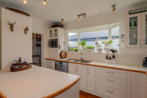 Photo of property in 17 Alpha Avenue, Strowan, Christchurch, 8052