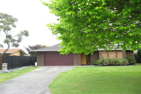Photo of property in 9 Donzella Place, Conifer Grove, Takanini, 2112