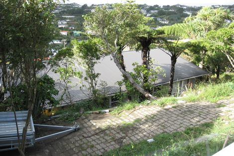 Photo of property in 93 Ruskin Road, Newlands, Wellington, 6037