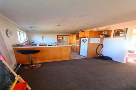 Photo of property in 16 De Bloge Place, Burwood, Christchurch, 8061