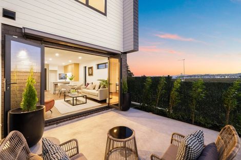 Photo of property in 13/10 Ngaroma House Drive, Hobsonville, Auckland, 0616