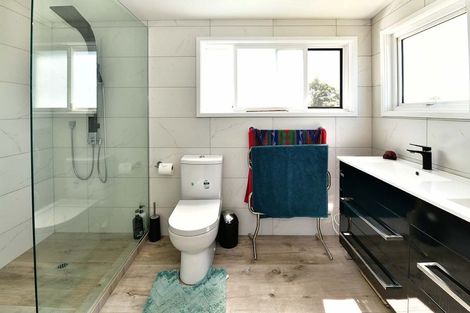 Photo of property in 1141 Whangaparaoa Road, Tindalls Beach, Whangaparaoa, 0930