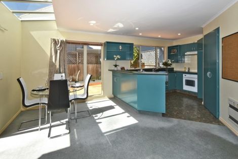 Photo of property in 2/97 Clyde Road, Ilam, Christchurch, 8041