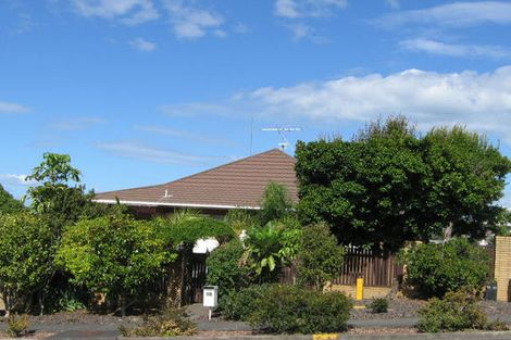 Photo of property in 137 Oaktree Avenue, Browns Bay, Auckland, 0630