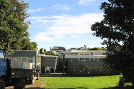 Photo of property in 43 Ngapaki Street, Waikanae Beach, Waikanae, 5036