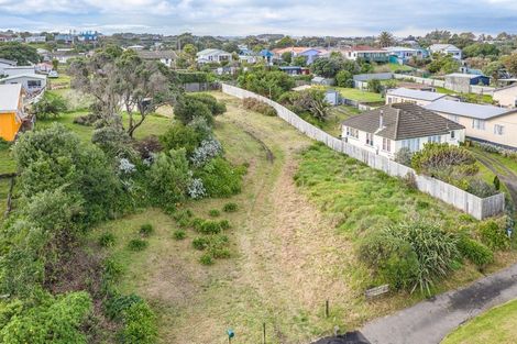 Photo of property in 60 Karaka Street, Castlecliff, Wanganui, 4501
